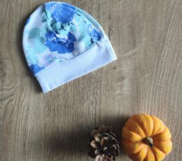 Kape za dojenčke - mint s cvetličnim vzorcem