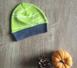 Kape za dojenčke - zelena z geometrijskim vzorcem