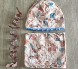 Otroška kapa in šal buff - oker z motivom leva