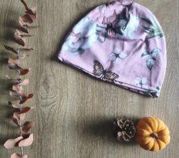 Prehodna kapa - roza s cvetličnim vzorcem