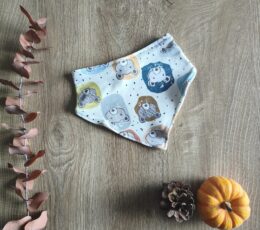 Otroška rutka in slinček - bež z motivom medvedkov