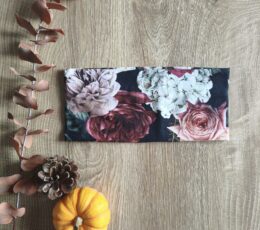 Otroški trak za ušesa - črn s cvetličnim vzorcem