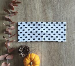 Otroški trak za ušesa - bel z motivom pikic