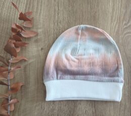 Kape za dojenčke - roza z geometrijskim vzorecem