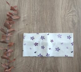 Otroški trak za ušesa - bel s cvetličnim vzorcem