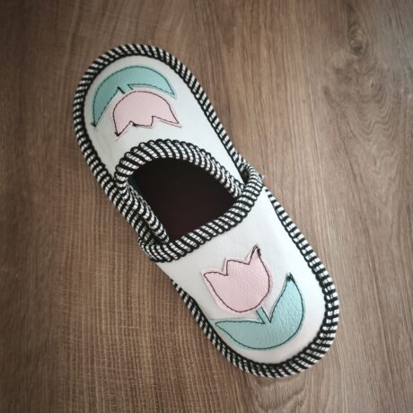 Otroški usnjeni copati, Center metraže (20)