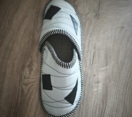 Usnjeni copati z geometrijskim vzorcem, 38-39