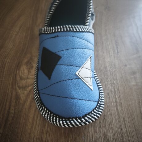 Usnjeni copati, Center metraže (17)