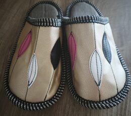 Usnjeni copati z listki, 38-39