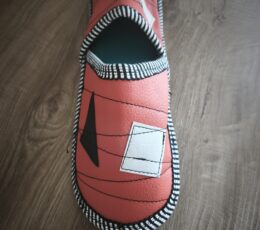 Usnjeni copati z geometrijskim vzorcem, 38-39