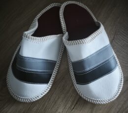 Usnjeni copati s črtami, 42-43