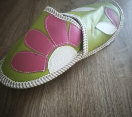 Usnjeni copati s cvetličnim vzorcem, 40-41